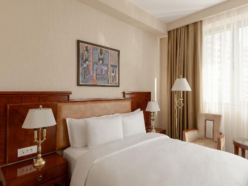 Ramada Plaza Gence - Oda