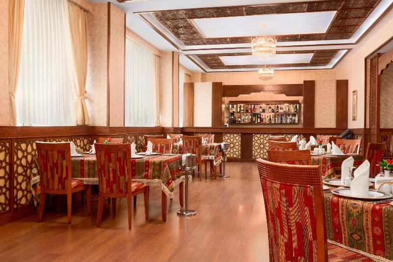 Ramada Plaza Gence - Restoran