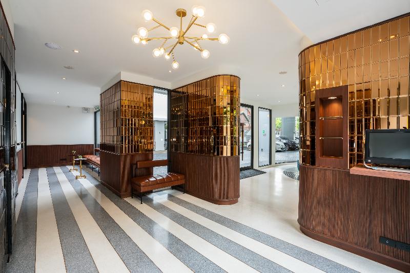 Hotel Amber Sukhumvit 85 - Lobi