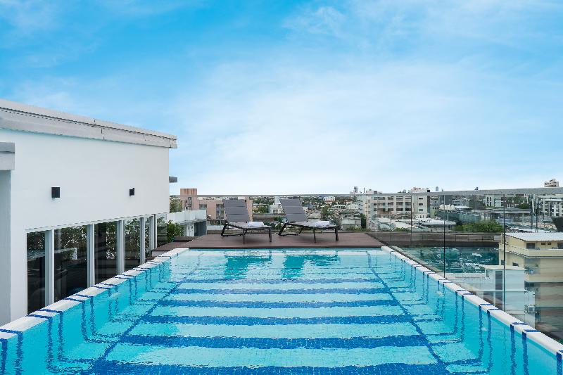 Hotel Amber Sukhumvit 85 - Havuz