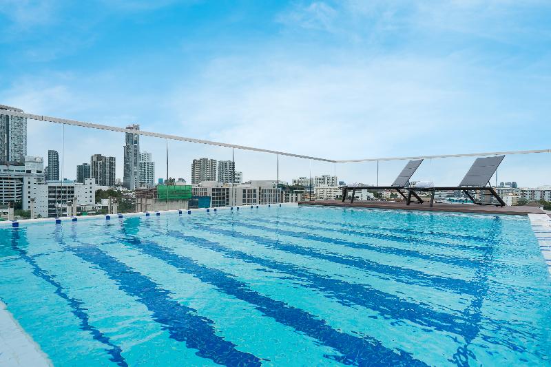 Hotel Amber Sukhumvit 85 - Havuz