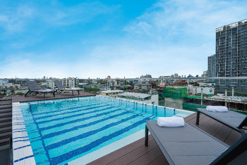 Hotel Amber Sukhumvit 85 - Havuz