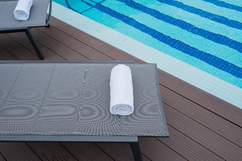 Hotel Amber Sukhumvit 85 - Havuz