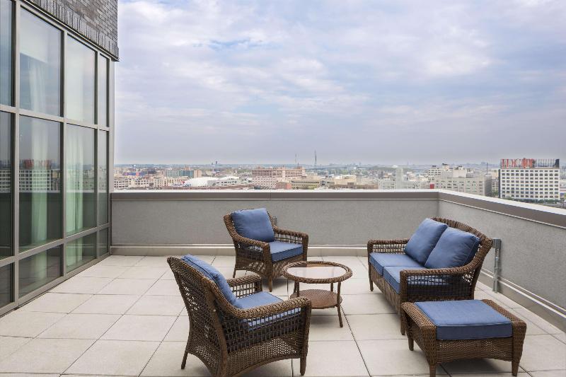 Hilton Garden Inn Long Island City New York - Bar