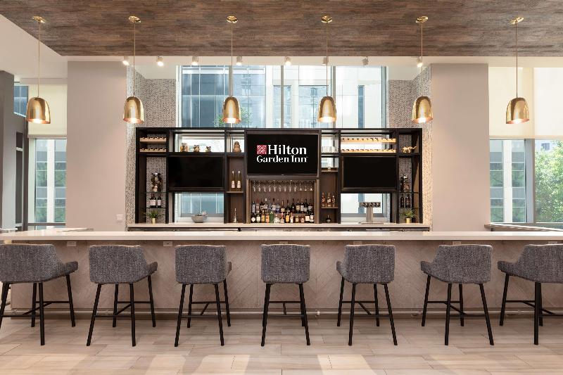 Hilton Garden Inn Long Island City New York - Bar