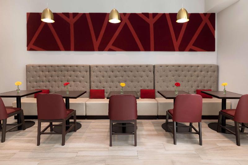 Hilton Garden Inn Long Island City New York - Restoran