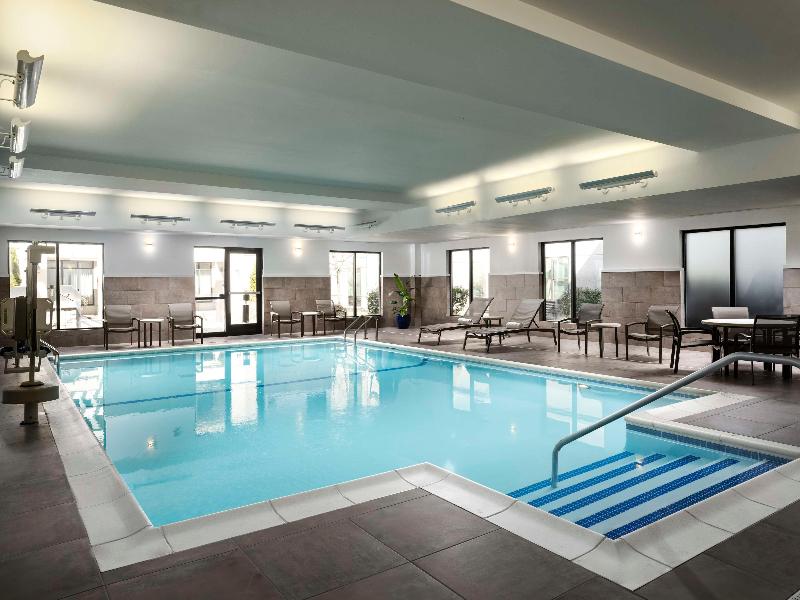 Homewood Suites by Hilton Carle Place - Garden Cit - Havuz