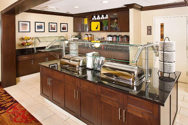 Homewood Suites by Hilton Carle Place - Garden Cit - Restoran