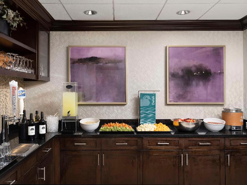 Homewood Suites by Hilton Carle Place - Garden Cit - Restoran
