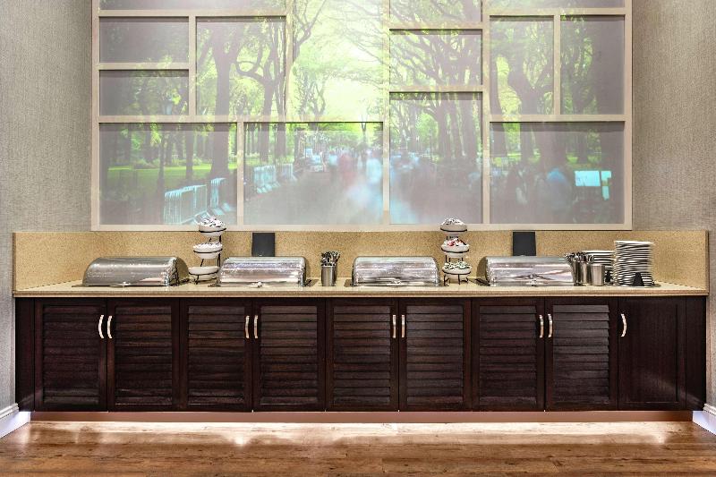 Homewood Suites by Hilton New York/Midtown Manhatt - Restoran