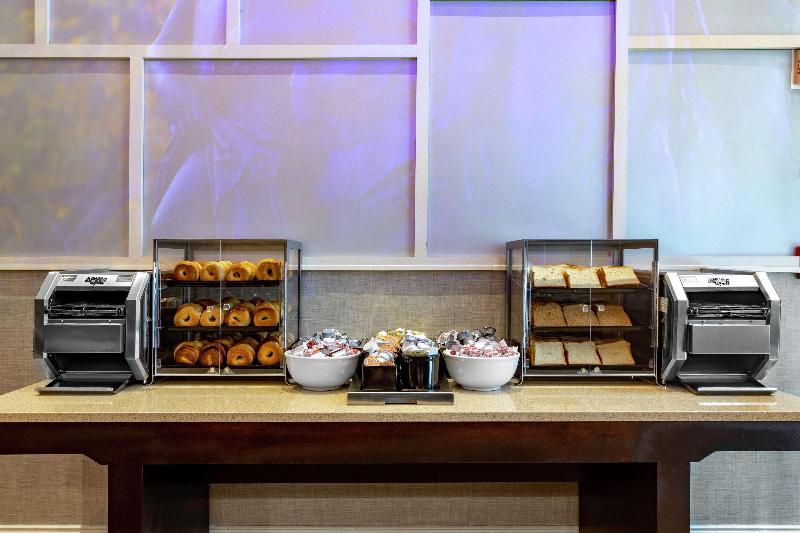 Homewood Suites by Hilton New York/Midtown Manhatt - Restoran