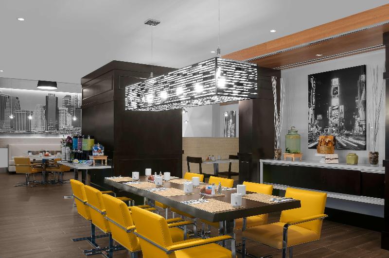 Hilton Garden Inn New York/Times Square Central - Restoran