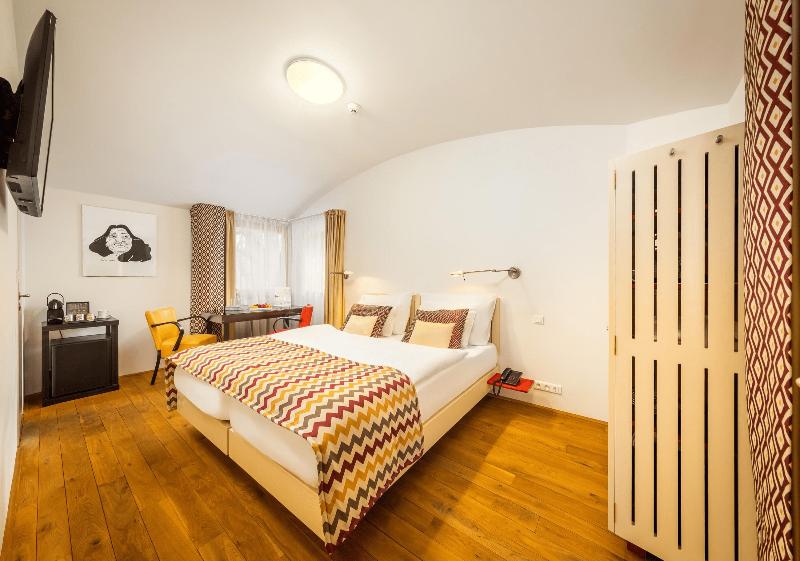 Bellevue Hotel Benesov - Oda