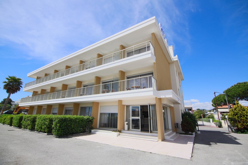 Hôtel Mercure Villeneuve-Loubet Plage - Genel