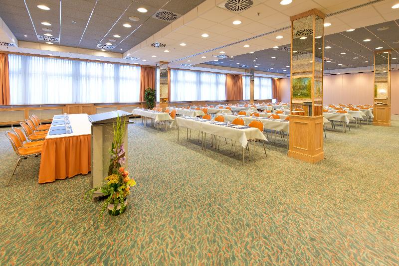 Steglitz International - Toplantı