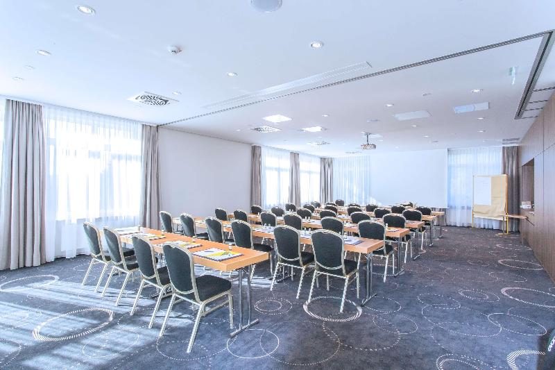 Best Western Queens Hotel Pforzheim-Niefern - Toplantı
