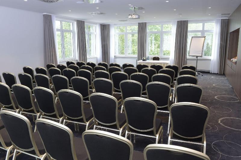 Best Western Queens Hotel Pforzheim-Niefern - Toplantı
