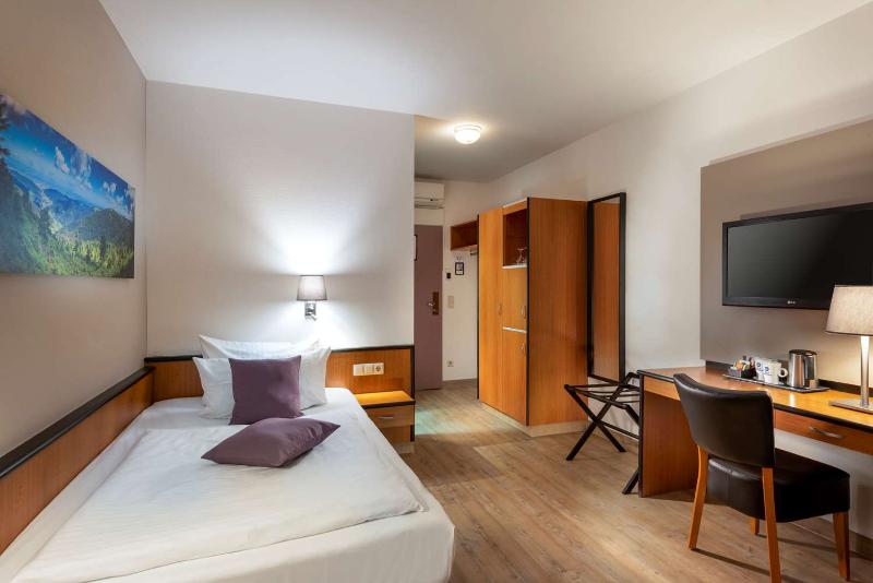 B&B HOTEL Rastatt - Oda