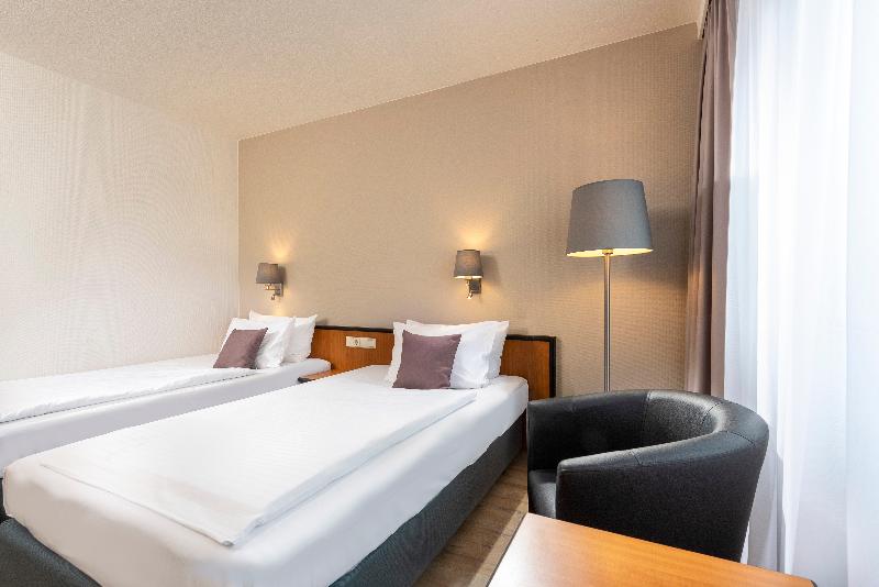 B&B HOTEL Rastatt - Oda
