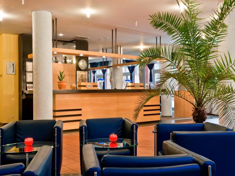 TRYP by Wyndham Halle - Lobi