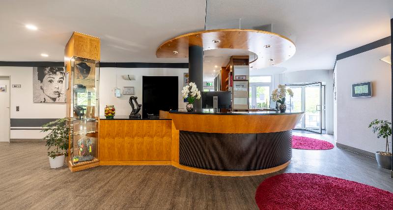 Plaza Inn Stuttgart Airport Messe - Lobi