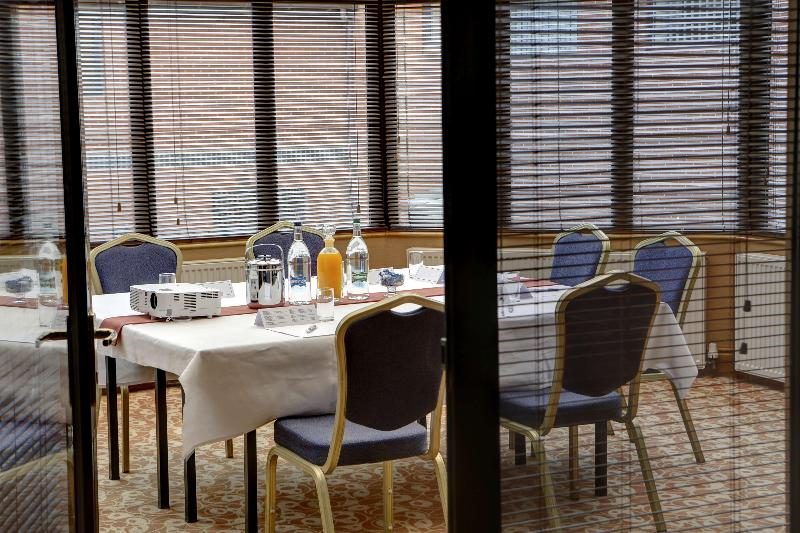 Best Western Forest Hills Hotel - Toplantı