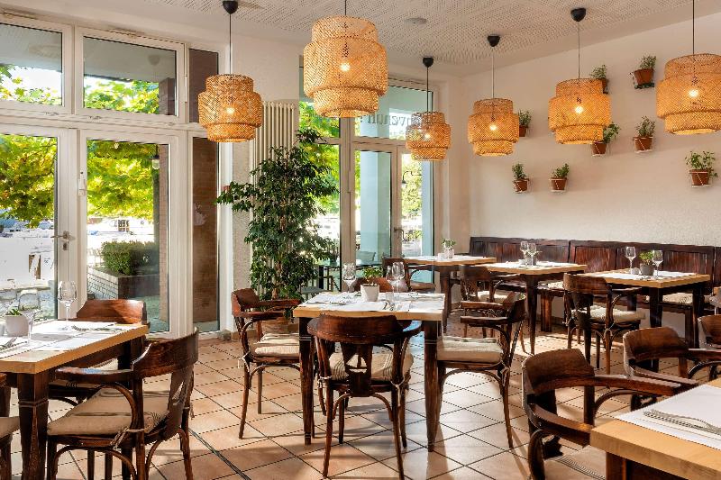 Sunday Resort Marina Wolfsbruch Apartment - Restoran