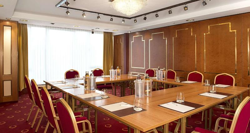 Best Western Victor'S Residenz-Hotel Rodenhof - Toplantı