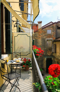 Apostoli Palace