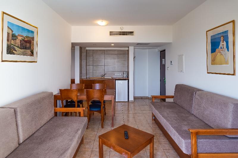 Tetyk Hotel Apts - Oda