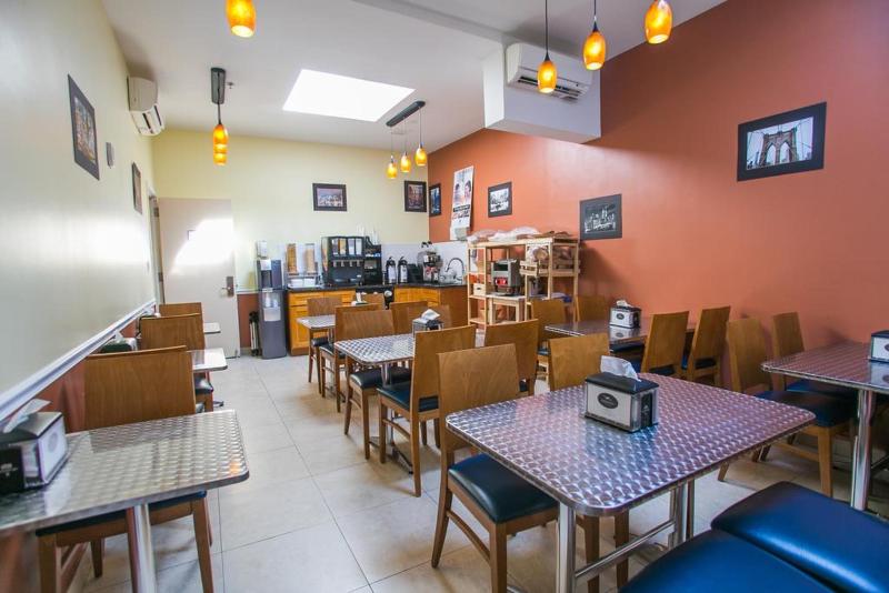 Pointe Plaza Brooklyn Hotel - Restoran