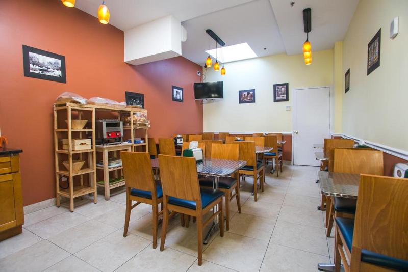 Pointe Plaza Brooklyn Hotel - Restoran