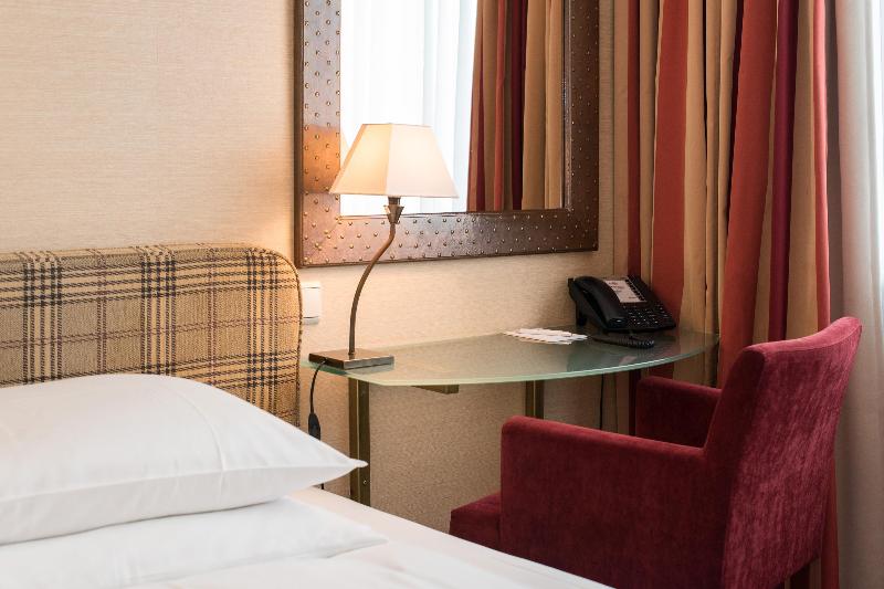Best Western Plus Hotel St. Raphael - Oda