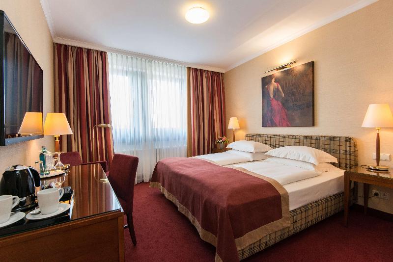 Best Western Plus Hotel St. Raphael - Oda