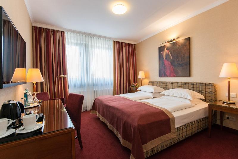 Best Western Plus Hotel St. Raphael - Oda