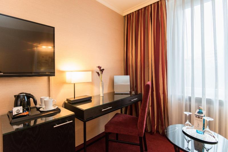 Best Western Plus Hotel St. Raphael - Oda