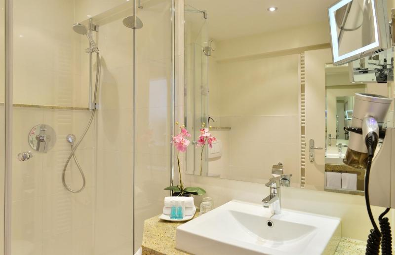 Best Western Premier Alsterkrug Hotel - Oda