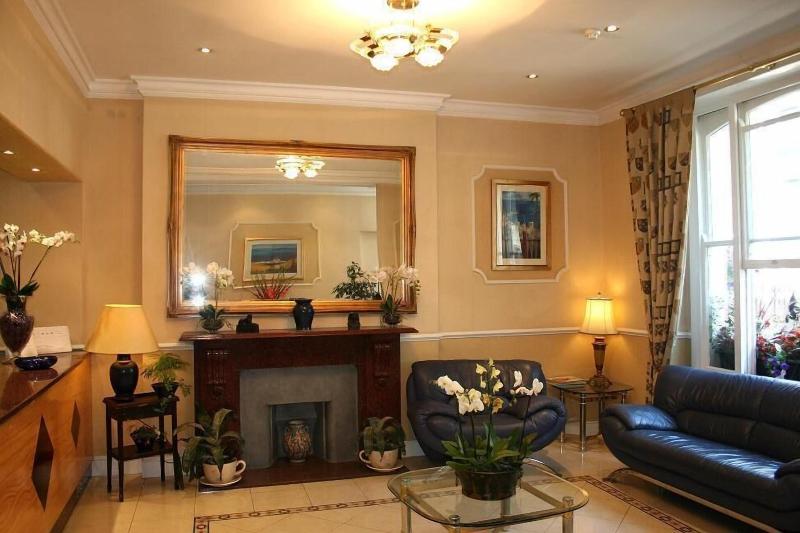 Avon Hotel - Lobi