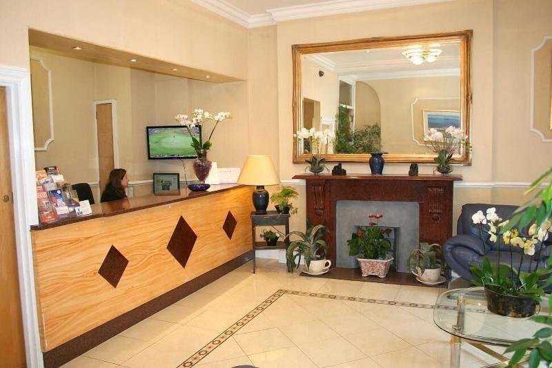 Avon Hotel - Lobi