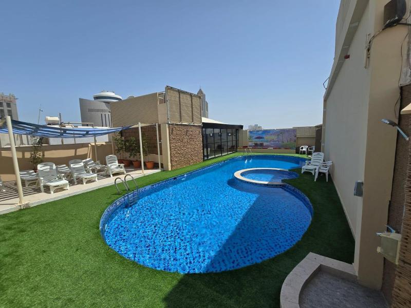 Trianon Hotel Abu Dhabi - Havuz