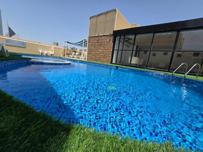 Trianon Hotel Abu Dhabi - Havuz