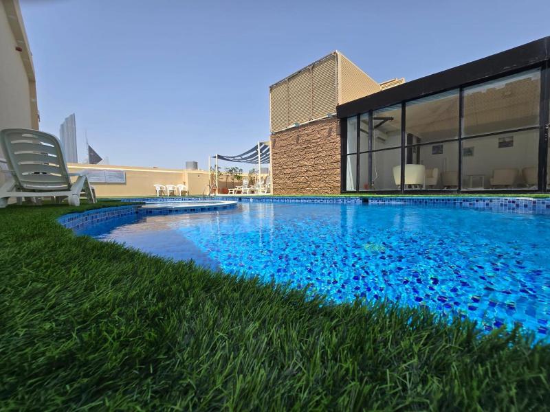 Trianon Hotel Abu Dhabi - Havuz