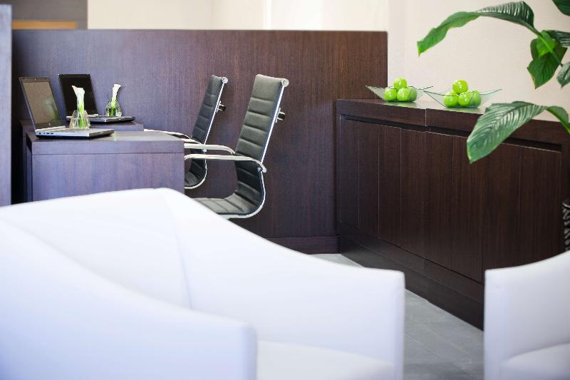 Movenpick Hotel Apartments Al Mamzar Dubai - Toplantı