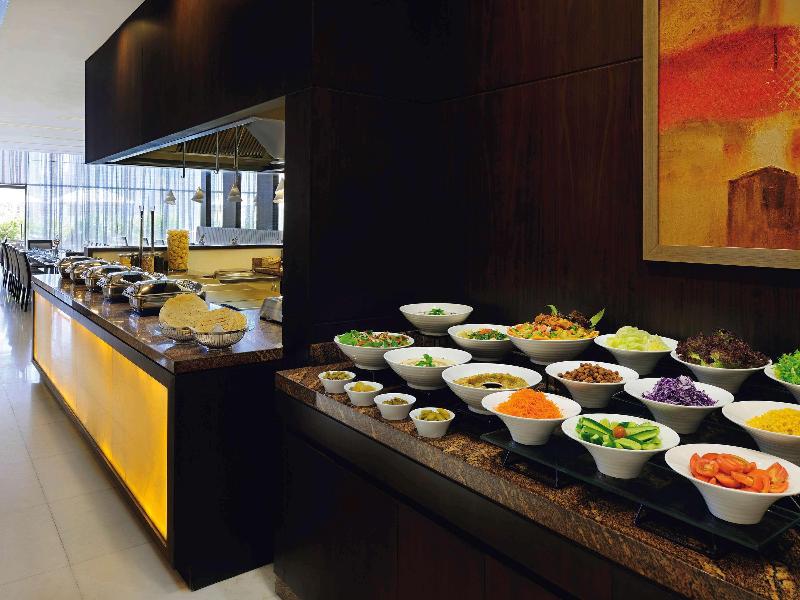 Movenpick Hotel Apartments Al Mamzar Dubai - Restoran