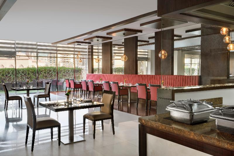Movenpick Hotel Apartments Al Mamzar Dubai - Restoran