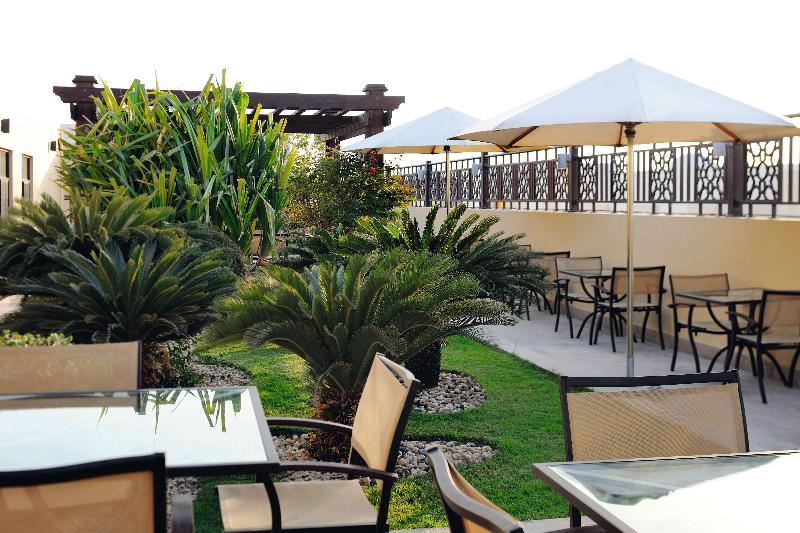 Movenpick Hotel Apartments Al Mamzar Dubai - Teras