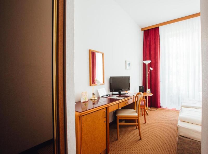 HK Hotel Dusseldorf City - Oda
