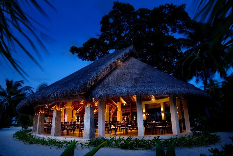 Niva Kuramathi Island Resort - Restoran