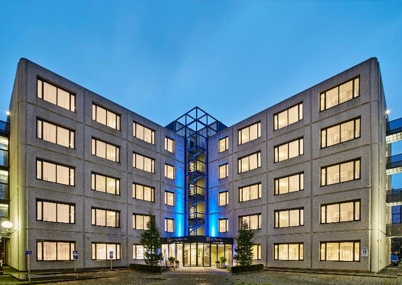 Holiday Inn Express Amsterdam Schiphol - Genel