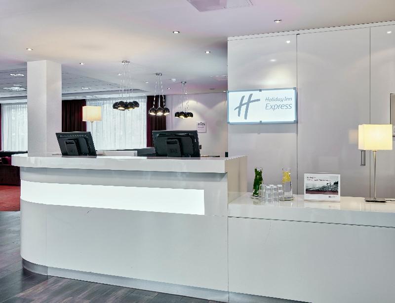 Holiday Inn Express Amsterdam Schiphol - Genel